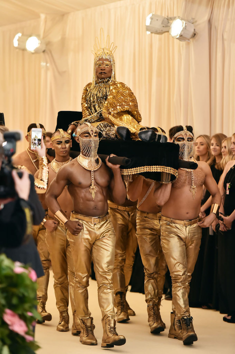 Illustration for article titled Elites Go Camping: Every Look from the 2019 Met Gala Red Carpet